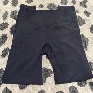 Lululemon Get Centered Legging 25” - SIZE 2